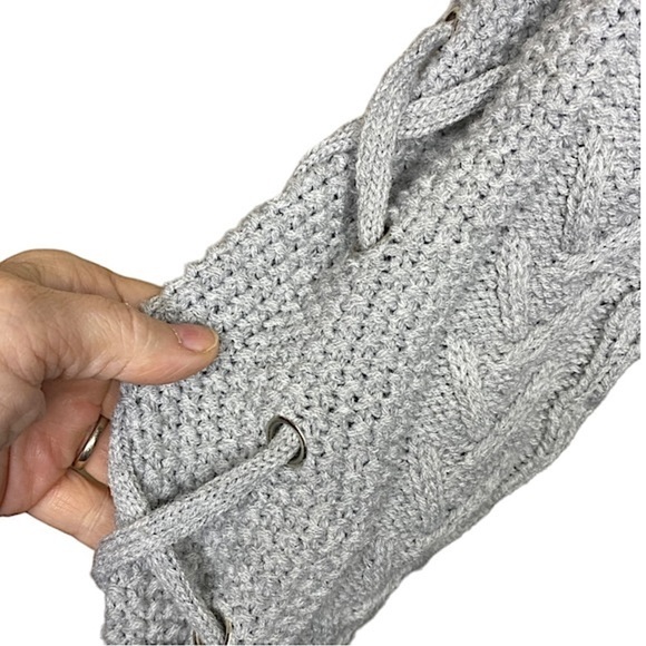 JOHN + JENN CABLE KNIT SLEEVE DETAIL MATERNITY SWEATER Size XS - Picture 5 of 9